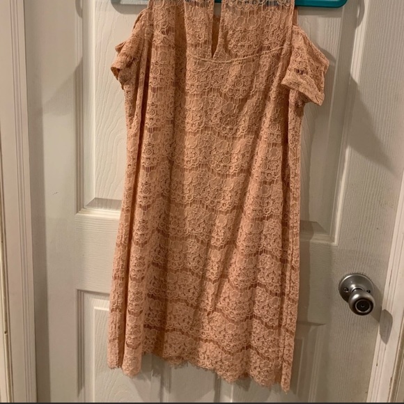 Bundle of two Monteau Dresses - Picture 2 of 6